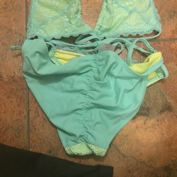 bikini - Picture 2 of 3